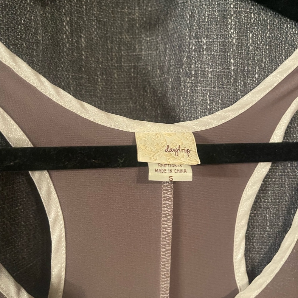 Daytrip Taupe and Cream Top - Picture 4 of 4